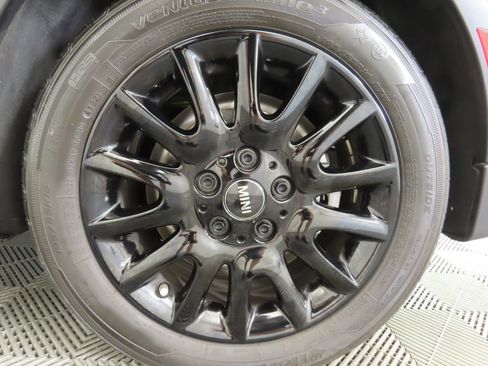 Certified 2024 MINI Cooper Convertible w/ Signature Upholstery Package image 28