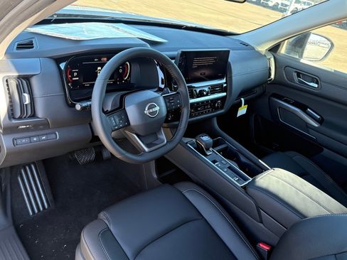 New 2026 Nissan Pathfinder SL image 13