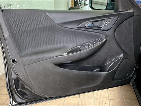 Used 2024 Chevrolet Malibu LT FWD image 2
