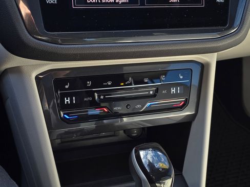 Used 2024 Volkswagen Tiguan SEL R-Line image 30