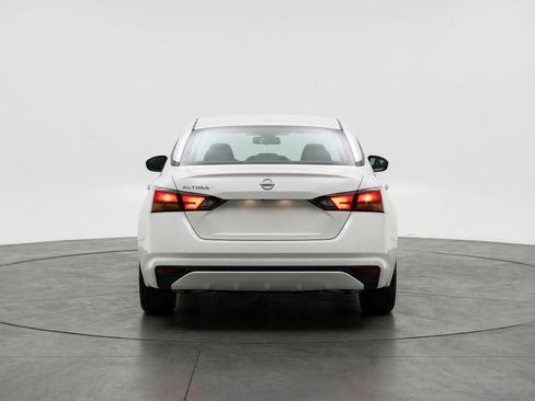 Used 2025 Nissan Altima 2.5 SV FWD image 7