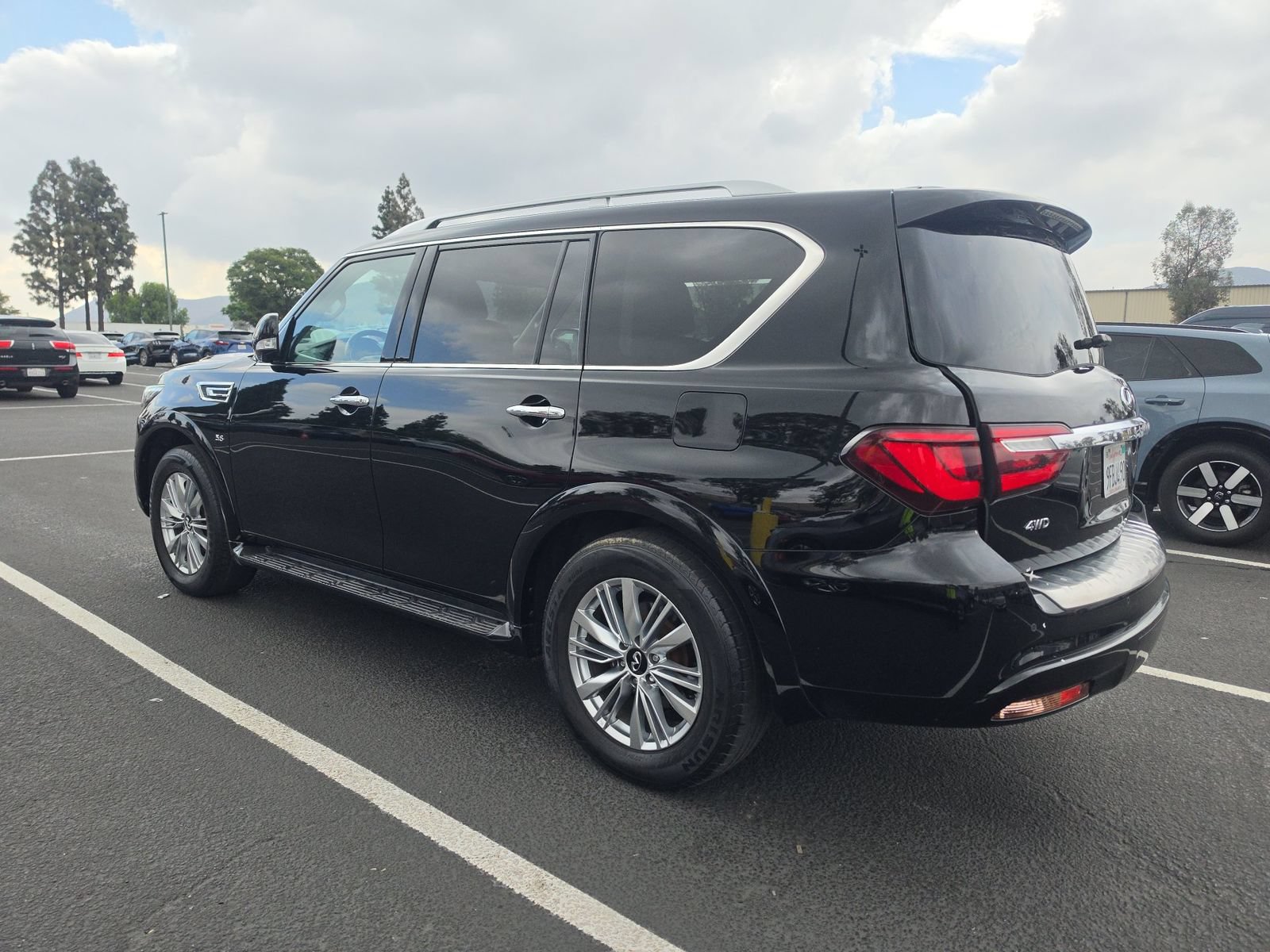 Used 2020 INFINITI QX80 Luxe w/ Proassist Package AWD/4WD image 2