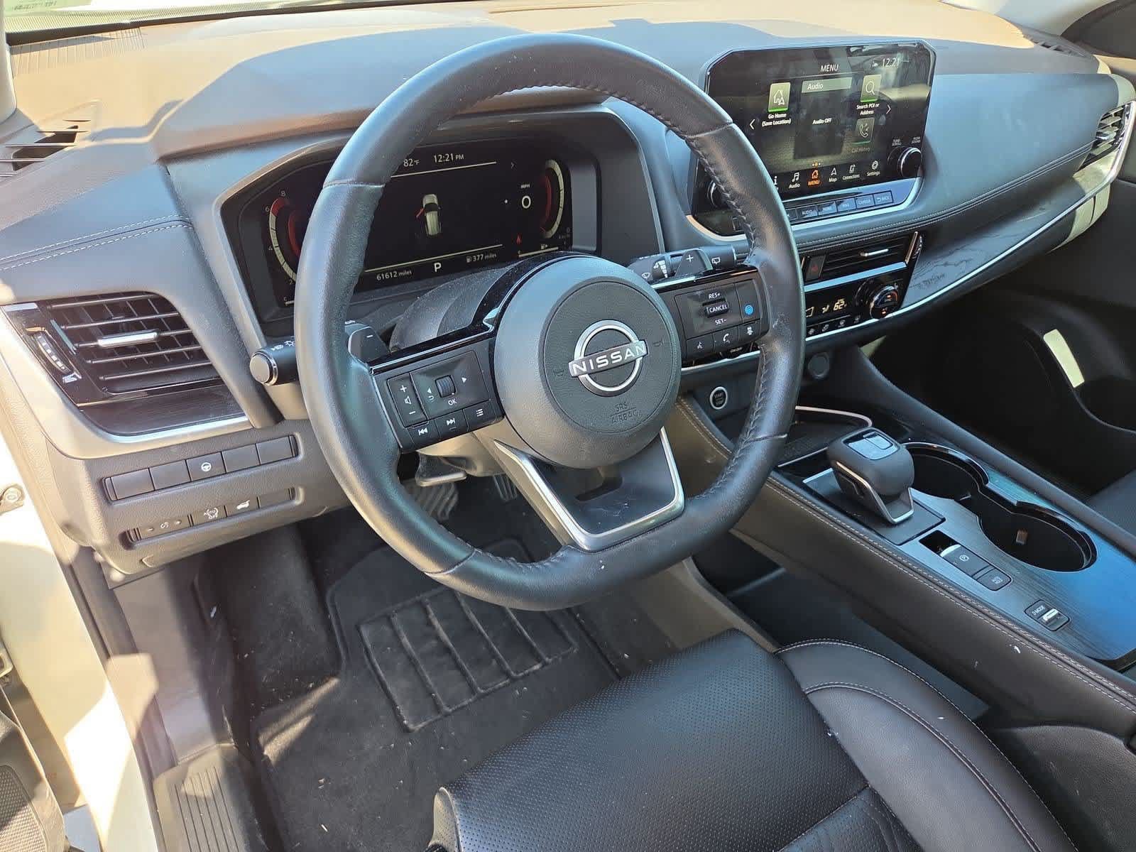 Used 2023 Nissan Rogue Platinum FWD image 2