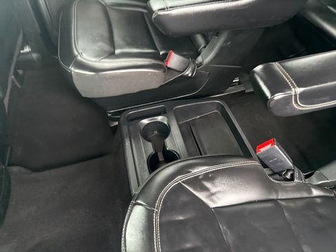 Used 2021 Ford Explorer XLT w/ Equipment Group 202A image 19