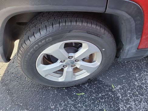 Used 2018 Jeep Compass Latitude image 8