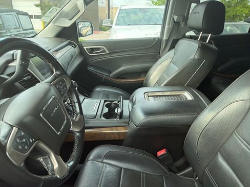 Used 2019 GMC Yukon Denali w/ Denali Ultimate Package AWD/4WD image 2