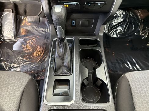 Used 2017 Ford Escape SE image 16