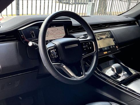 Used 2024 Land Rover Range Rover Sport SE image 17