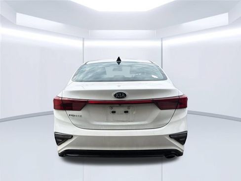 Used 2021 Kia Forte LXS FWD image 4