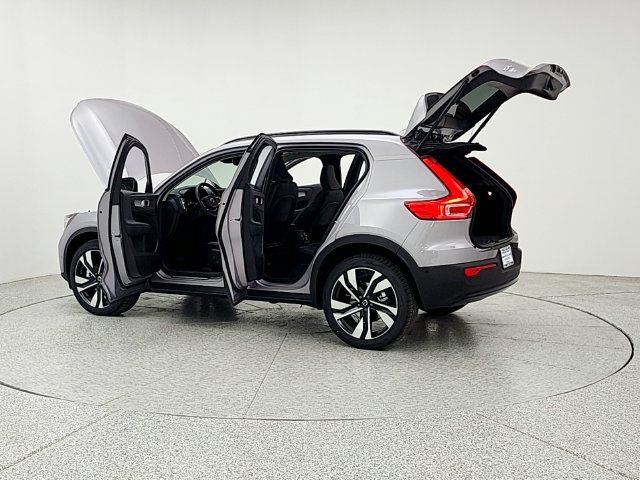 New 2026 Volvo XC40 B5 Plus w/ Climate Package AWD/4WD image 12