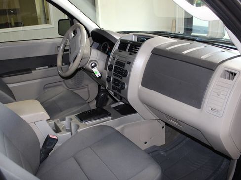 Used 2009 Ford Escape XLT FWD image 25