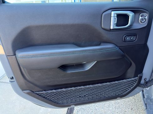 Used 2023 Jeep Wrangler Unlimited Rubicon 4xe w/ Safety Group AWD/4WD image 13