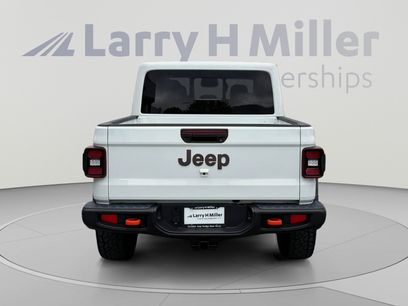 New 2026 Jeep Gladiator Mojave w/ Steel Bumper Group