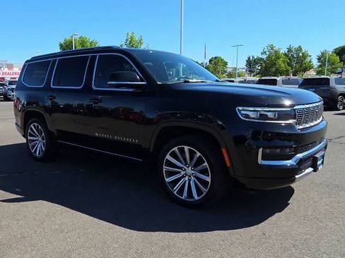 Used 2022 Jeep Grand Wagoneer Series II AWD/4WD image 2