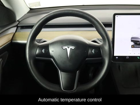 Used 2023 Tesla Model Y 2WD image 7