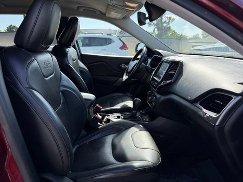 Used 2019 Jeep Cherokee Limited w/ Trailer Tow Group AWD/4WD image 18
