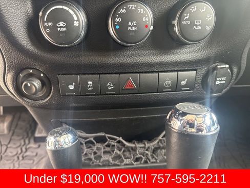 Used 2014 Jeep Wrangler Unlimited Sahara AWD/4WD image 12