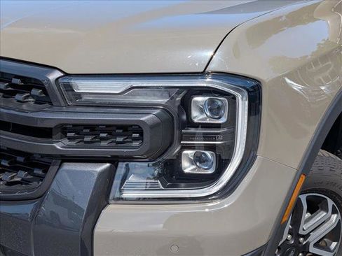 Certified 2025 Ford Ranger Lariat RWD image 2