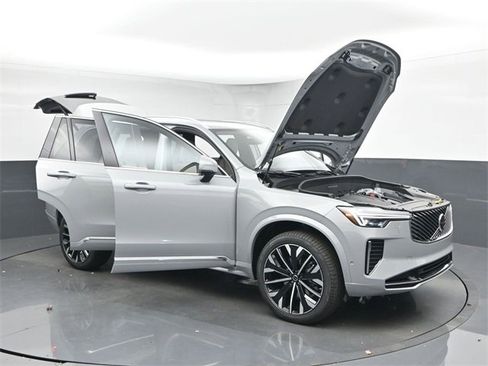 New 2026 Volvo XC90 B6 Plus w/ Protection Package Premier image 54