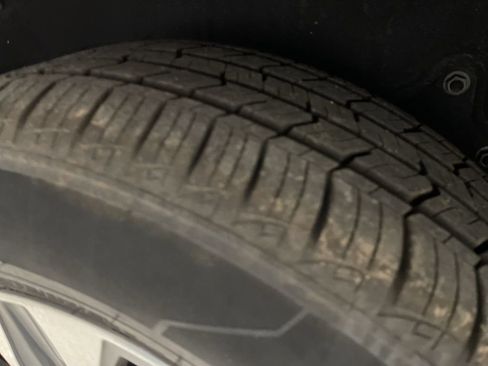 Used 2024 Toyota Highlander XLE image 43