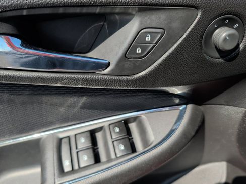 Used 2018 Chevrolet Cruze LT FWD image 32