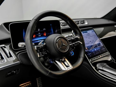 Used 2024 Mercedes-Benz S 63 AMG S w/ Carbon Fiber Exterior Package image 19