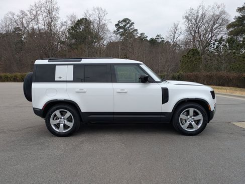 Certified 2024 Land Rover Defender 110 S image 4