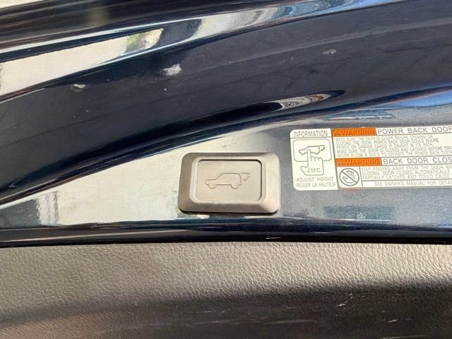 Used 2017 Toyota RAV4 XLE FWD image 36