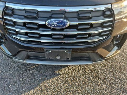 Certified 2025 Ford Explorer Active w/ Active Comfort Package RWD image 9