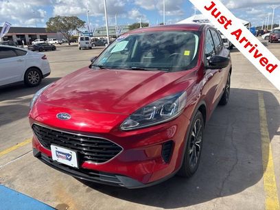 Used 2021 Ford Escape SE w/ SE Sport Appearance Package
