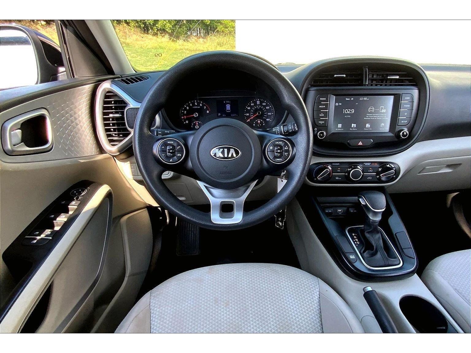 Used 2020 Kia Soul LX FWD image 4