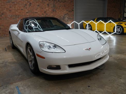 Used 2008 Chevrolet Corvette Coupe w/ Preferred Equipment Group RWD image 4