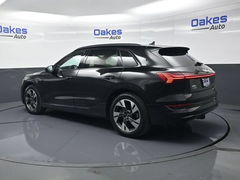 Used 2022 Audi e-tron Premium w/ Convenience Plus Package AWD/4WD image 6