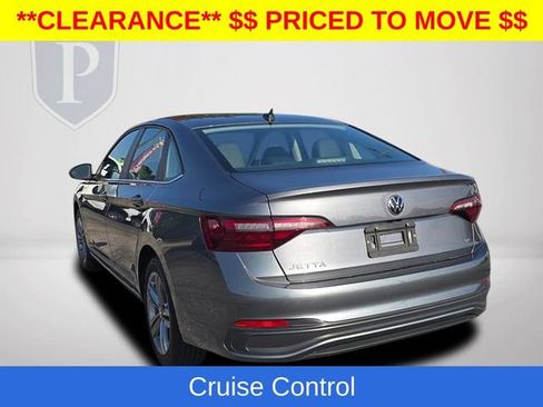Used 2024 Volkswagen Jetta SE FWD image 10