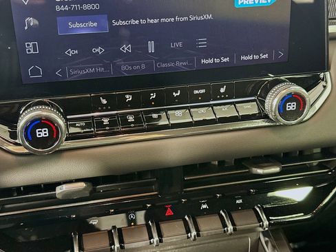 Certified 2025 GMC Canyon Elevation w/ Convenience Package image 17