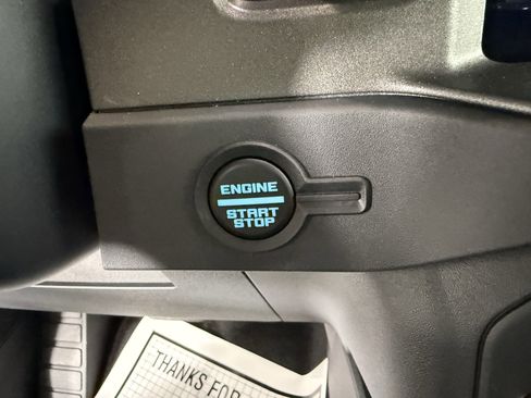 New 2025 Ford Bronco Badlands image 30