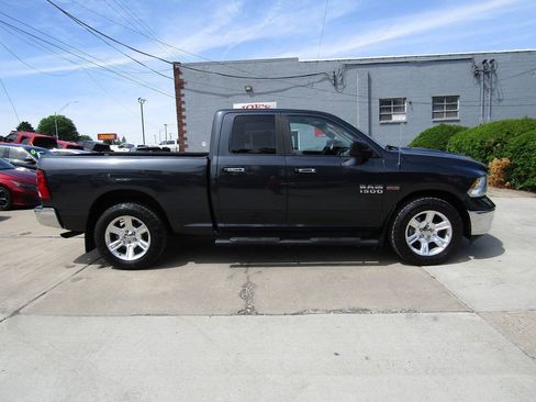 Used 2016 RAM 1500 Classic SLT AWD/4WD image 3
