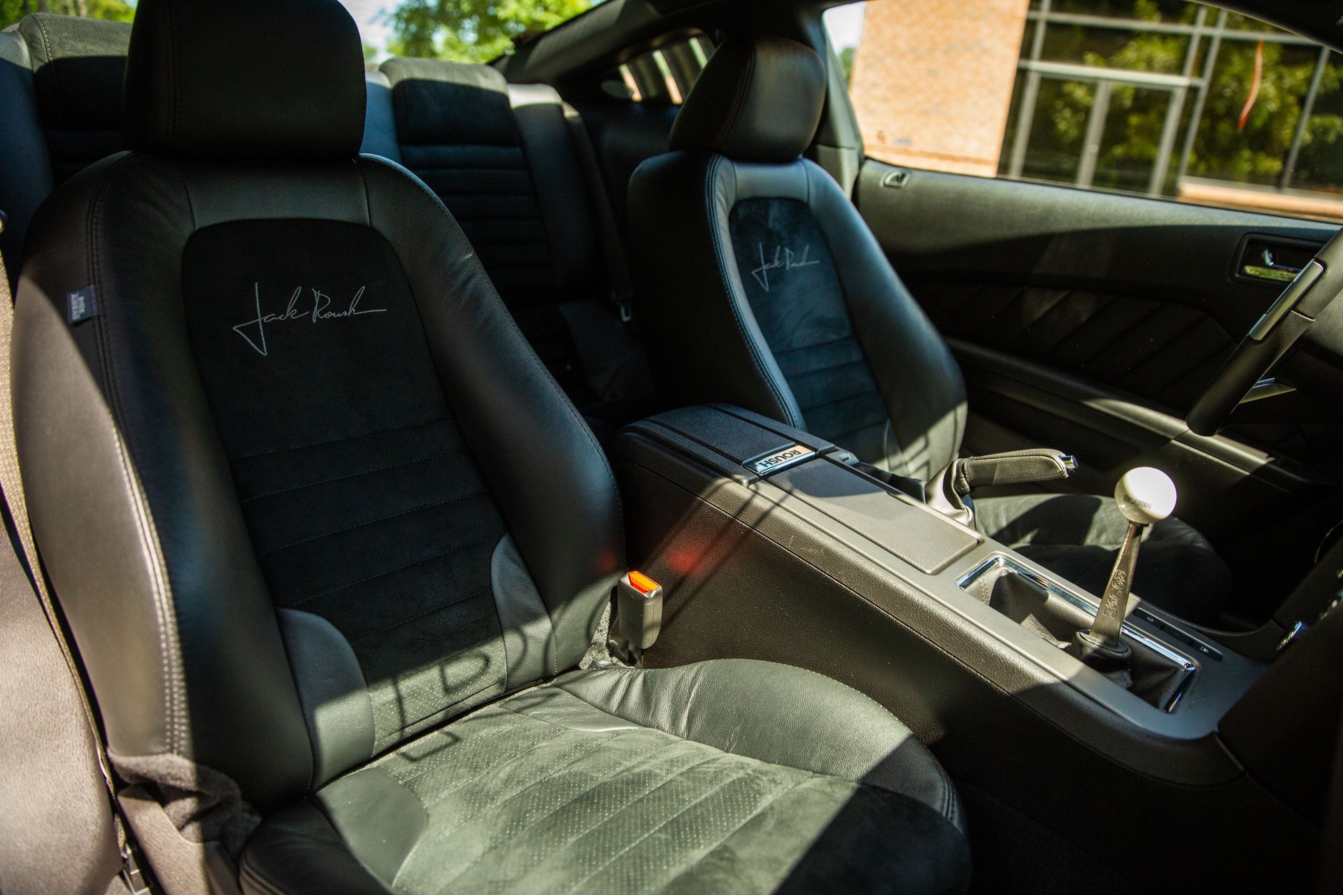Used 2010 Ford Mustang GT RWD image 36