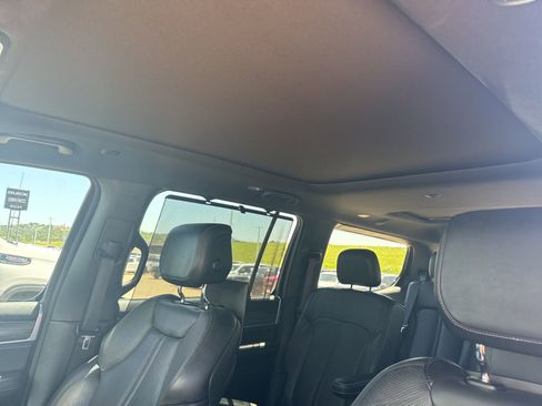 Used 2023 Jeep Wagoneer Series III w/ Premium Group I RWD image 15