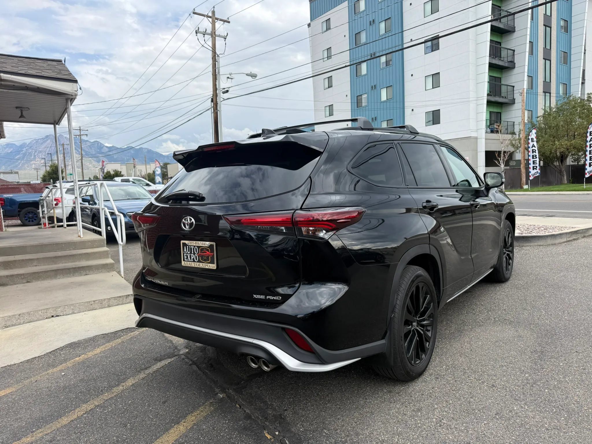 Used 2025 Toyota Highlander XSE AWD/4WD image 5