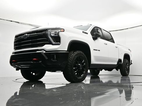 Certified 2025 Chevrolet Silverado 2500 LTZ w/ LTZ Plus Package image 34