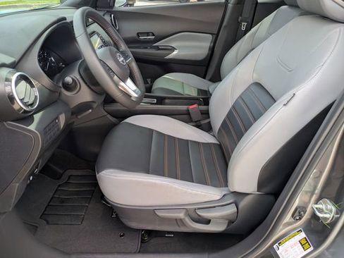 Used 2023 Nissan Kicks SR w/ SR Premium Package FWD image 13