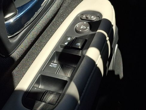 Used 2021 Honda HR-V LX image 24