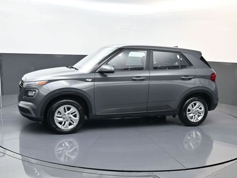Certified 2026 Hyundai Venue SE FWD image 7