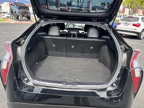 Used 2016 Toyota Prius Three Touring FWD image 10