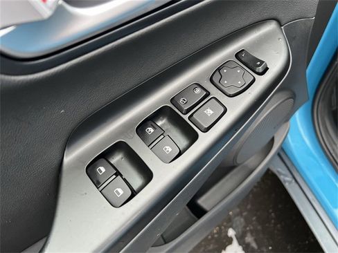 Used 2023 Hyundai Kona Limited image 15