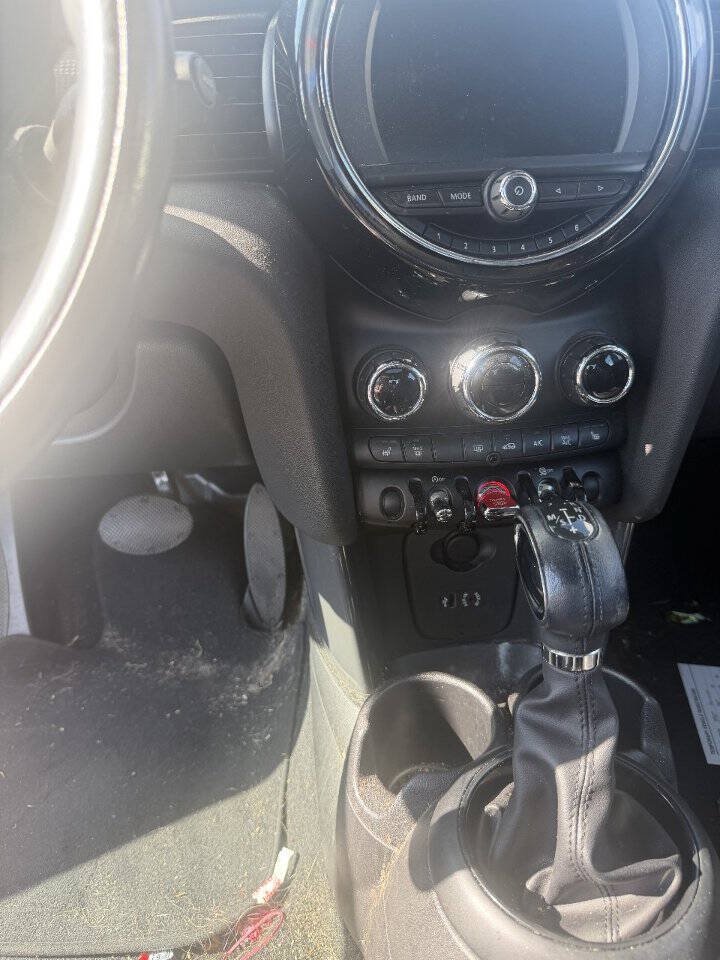 Used 2017 MINI Cooper 4-Door Hardtop FWD image 12