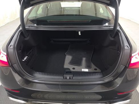 Used 2025 Mercedes-Benz E 350 4MATIC Sedan w/ MBUS Superscreen Package image 16