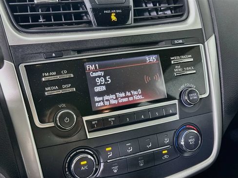 Used 2017 Nissan Altima 2.5 SR w/ Midnight Edition Package FWD image 13