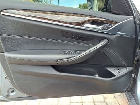 Used 2019 BMW 530i w/ Convenience Package RWD image 18